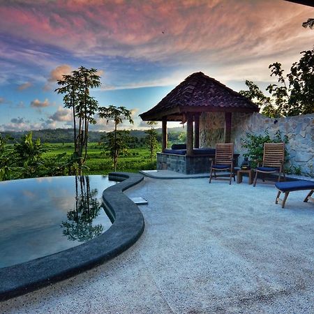 Villa Blue Steps ยอกยาการ์ตา ภายนอก รูปภาพ