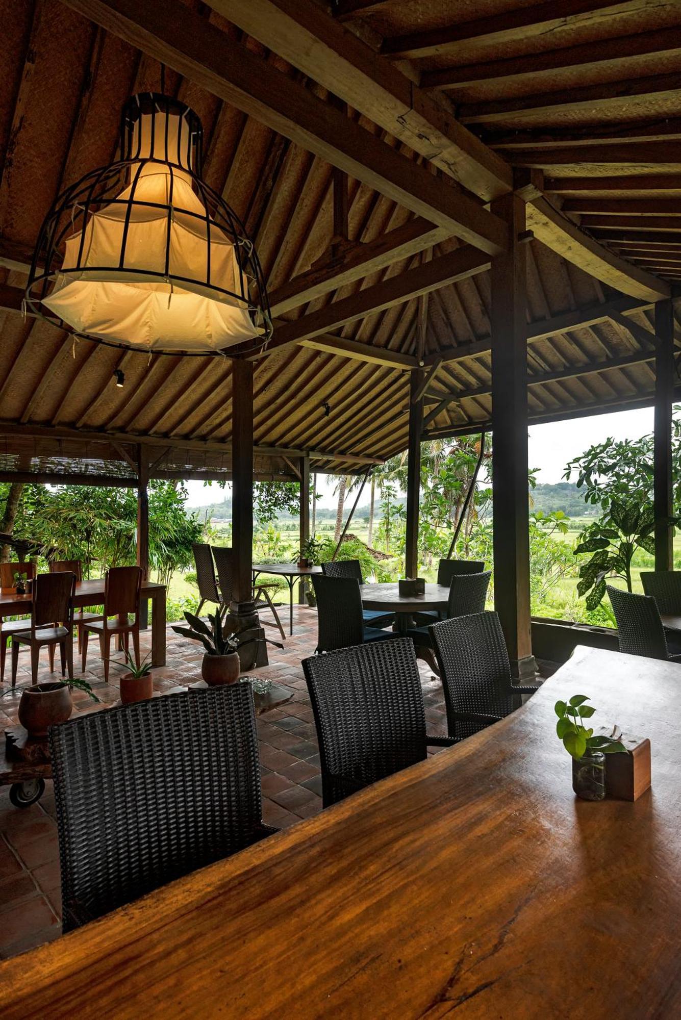 Villa Blue Steps ยอกยาการ์ตา ภายนอก รูปภาพ