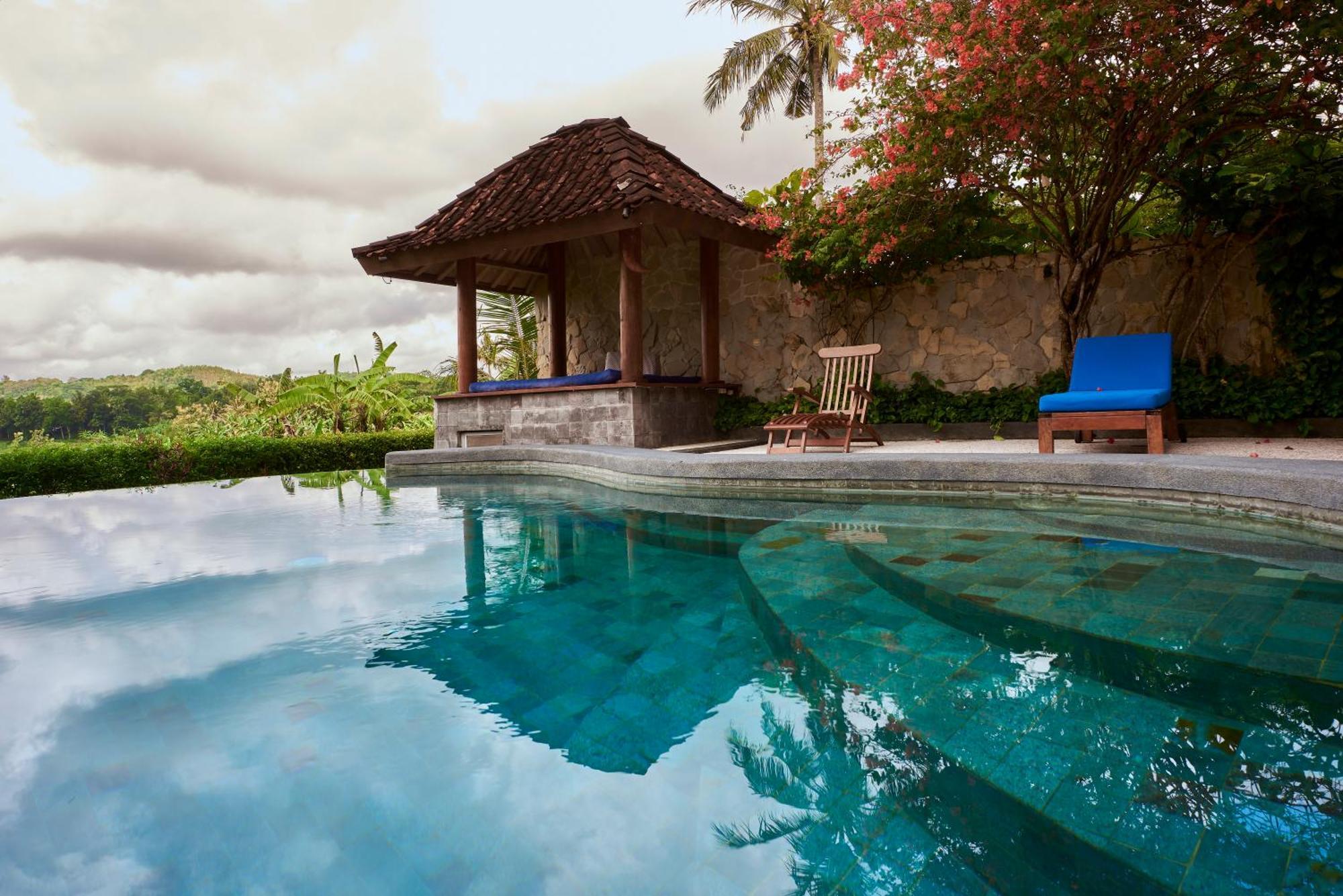 Villa Blue Steps ยอกยาการ์ตา ภายนอก รูปภาพ