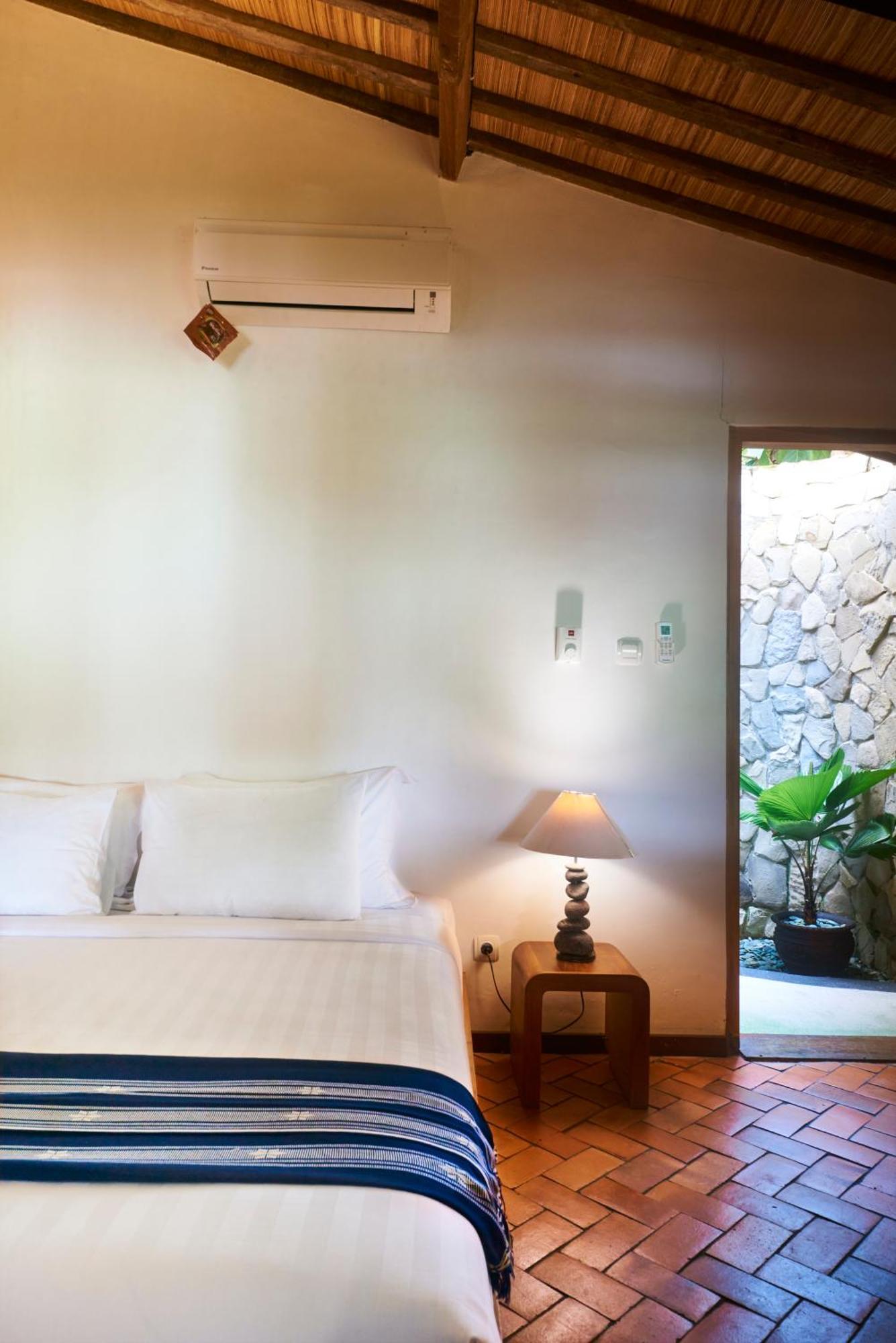 Villa Blue Steps ยอกยาการ์ตา ภายนอก รูปภาพ