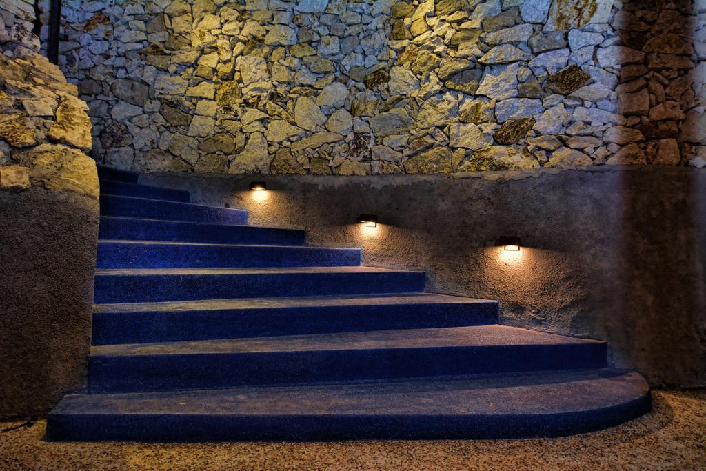 Villa Blue Steps ยอกยาการ์ตา ภายนอก รูปภาพ