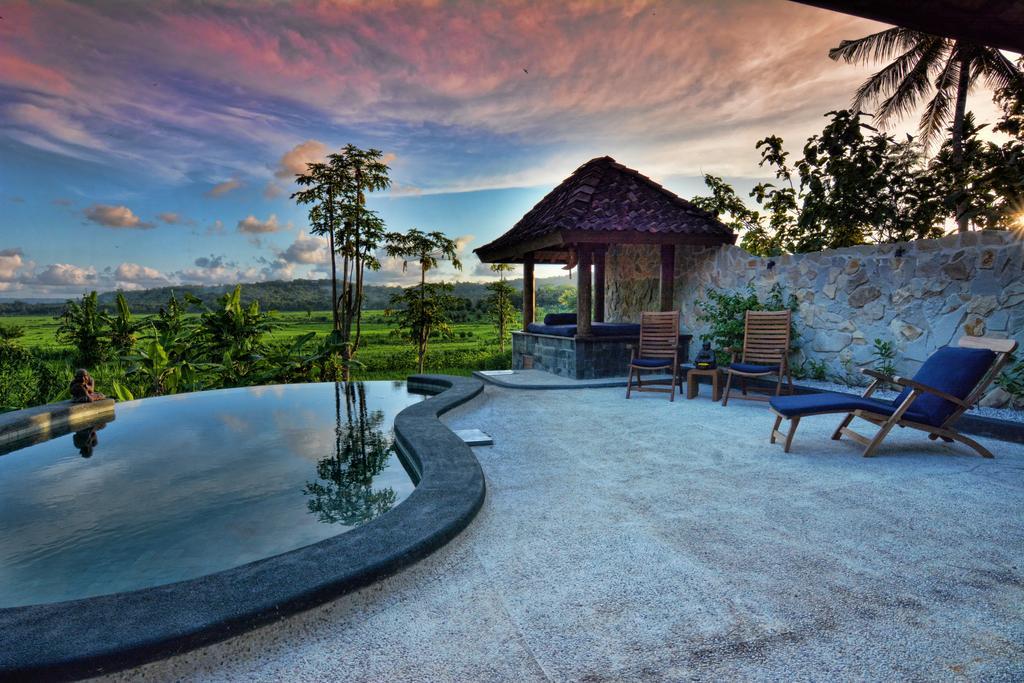 Villa Blue Steps ยอกยาการ์ตา ภายนอก รูปภาพ